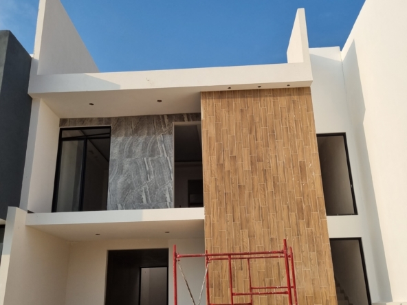 Casa en preventa 4 recámaras + estudio con Roofgarden Gema Residencial Pachuca
