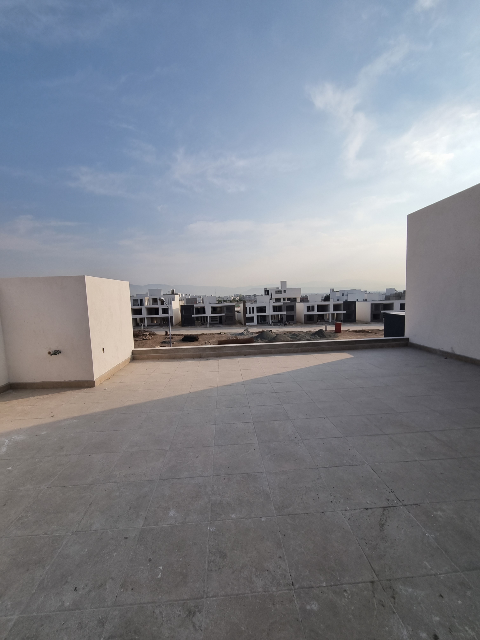 Casa en preventa 4 recámaras + estudio con Roofgarden Gema Residencial Pachuca